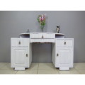 A BEAUTIFUL STYLISH VINTAGE LADIES DRESSING TABLE, PAINT/DISTRESS IT TO SUITE YOUR OWN STYLE!!