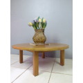 A STUNNING ROUND SOLID OAK CENTRE COFFEE TABLE. LOVELY IN YOUR INFORMAL LOUNGES!!