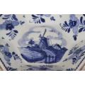A BEAUTIFUL DELFT OF HOLLAND HAND PAINTED BLUE AND WHITE BOWL w/ A TRADITIONAL WINDMILL SCENE CENTRE