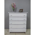 A LOVELY, STYLISH PAINTED WHITE CHEST OF 5 DRAWERS. GORGEOUS! LOADS OF EXTRA PACKING SPACE!!