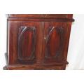 A MAGNIFICENT SOLID INDONESIAN TEAK 3-DRAWER CABINET WITH BEAUTIFUL CARVED DETAILING