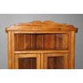 A SUPERB ANTIQUE OREGON PINE DOUBLE DOOR WALL MOUNTED CORNER WALL CABINET IN WONDERFUL CONDITION