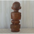 A FANTASTIC TRADITIONAL AFRICAN HAND CARVED FIGURINE OF AN AFRICAN WOMEN