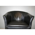 2x STUNNING AND VERY STYLISH BLACK GENUINE LEATHER TUB CHAIRS w/ CLEAN UNCOMPLICATED LINES bid/chair