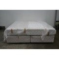 AN AWESOME SEALY POSTUREPEDIC "SUPER KING" SUPER PREMIUM BED MATTRESS AND BASE SET