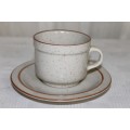 5x WONDERFUL SOUTH AFRICAN MADE CONTINENTAL STONEWARE CUPS AND SAUCERS IN GREAT CONDITION