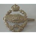 A STUNNING WWI BRITISH 'ROYAL TANK REGIMENT' ''FEAR NAUGHT'' CAP BADGE WITH KINGS CROWN