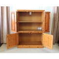 A STUNNING & VERY WELL MADE SOLID OREGON TV, DRINKS/ ALL PURPOSE CABINET WITH LOADS OF SPACE