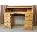 A STUNNING SOLID OAK 8-DRAWER ROLL TOP WRITING DESK/ BUREAU - GORGEOUS FURNITURE WITH LOADS OF SPACE