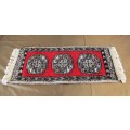 A BEAUTIFUL VINTAGE PERSIAN CARPET "TABLE CARPET" FOR A CANDELABRA, TABLE LAMP OR LARGE BOWL