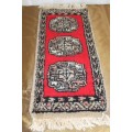 A BEAUTIFUL VINTAGE PERSIAN CARPET "TABLE CARPET" FOR A CANDELABRA, TABLE LAMP OR LARGE BOWL