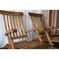 2x STUNNING & STYLISH OUTDOOR WOODEN FOLDING LOUNGE CHAIRS WITH BRASS EMBELLISHMENTS bid/chair