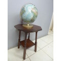 A beautiful and stylish antique solid Oak occasional table, lovely in the home or office, study!!