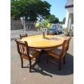 A fabulous vintage solid yellow wood & imbuia 6 seater dining room table, beautiful & elegant!!!