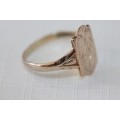 A beautiful vintage 9ct yellow gold hallmarked and engraved ladies ring