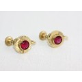 A magnificent pair of vintage 14ct gold ladies earrings with exquisite Garnet stones