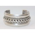 A truly spectacular vintage hand made Egyptian 800 Silver solid ladies bracelet (147.9g) = WOW!!!