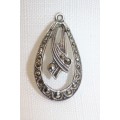 A beautiful and very stylish vintage Art Deco 800 silver Marcasite pendant in gorgeous condition