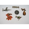 **RS17** A collection of 6x vintage ladies brooches including a rare "German - US Zone" brooch
