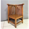 A wonderful solid oak round "barrel back" corner chair in good condition - lovely!