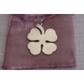 A stunning sterling silver (925) "Que Bun" four leaf clover pendant - wonderful addition to a chain!