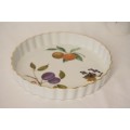 A fantastic medium sized (22.5cm) Royal Worcester "Evesham" oven to table ware dish.