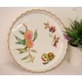 A fantastic large (26cm) Royal Worcester "Evesham" oven to table ware dish.