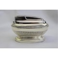 A beautiful vintage Ronson "Queen Anne" Varaflame 700 Rhodium plated table lighter in original box