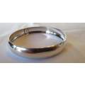 A stunning hand made Mexican 1.2cm-broad sterling silver (925) ladies bangle in great condition