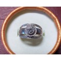 LOVELY GENUINE SOLID STERLING SILVER RING IN EXCELLENT CONDITION.