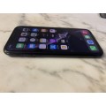 iPhone XR 64GB - Back Cracked