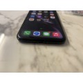 iPhone XR 64GB - Back Cracked