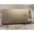 P10 Lite 32GB *Glass Cracked*