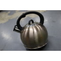 Berlinger Haus 3 Litre Stainless Steel Whistling Kettle - Rosegold  (Second Hand)(SCRATCHES)