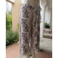 Breezy Animal Print Pants in Calf Length By Be Yourself - M/10/34 - Very Good Condition