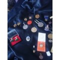 LOT OF MEDALS, CUFFLINKS AND VINTAGE PINS