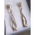 9ct Gold Cultured Pearl Drop Earrings