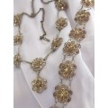 800-900 Silver Roses Necklace and Bracelet Set