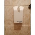 Combo Eco Dispenser and 100 Sheet Wipes
