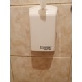 Combo Eco Dispenser and 100 Sheet Wipes