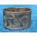 Set of 2 x Vintage oval napkin ring with engraved animals (giraffes, zebras, antelope, elephant,lion
