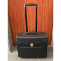 Laptop Pilot Case with Wheels ( Trolley) with Carry Handle , Dimensions: 42 x 37 x 20 cm, 4KG