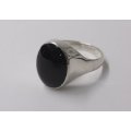 AN AWESOME SOLID STERLING SILVER GENTS RING WITH BLACK ONYX LOOK INSET ...REAL COOL !!
