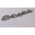 A STUNNING VINTAGE SOLID STERLING SILVER BRACELET DEPICTING ANIMALS - MADE IN SOUTH AFRICA