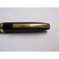 A STUNNING VINTAGE SHEAFFERS FOUNTAIN PEN IN EXCELLENT CONDITION ...CLASSY PIECE !!