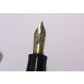 AN AWESOME VINTAGE CONWAY STEWART FOUNTAIN PEN WITH 14 CARAT GOLD NIB !!! 14 CT !!!
