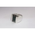 WOW !!! A MAGNIFICENT SOLID STERLING SILVER DESIGNER RING SET WITH AN EMERALD AND THREE DIAMONDS !!!