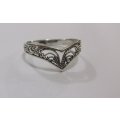 A LOVELY SOLID STERLING SILVER RING WITH FILIGREE DETAIL AND POINTED TIP ...SOMETHING DIFFERENT
