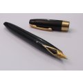A SUPER STUNNING VINTAGE SHEAFFER`S FOUNTAIN PEN WITH 14 CARAT GOLD NIB ...AWESOME DESIGN !!!