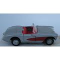 CLASSIC !! A 1:39 SCALE DIE CAST METAL MODEL OF THE 1957 CHEVROLET CORVETTE BY MAISTO...COOL !!